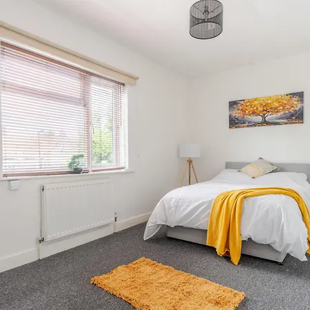 Дом отдыха Spacious 3 Bed Contractor And Family Home, *